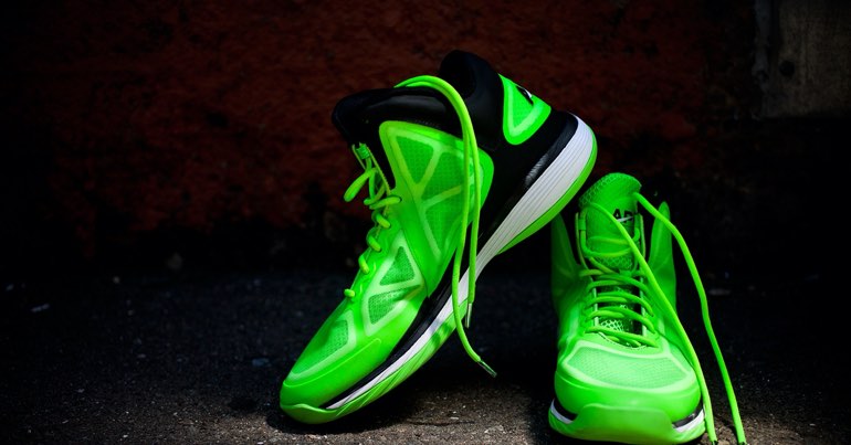 basketball shoes for flat and wide feet